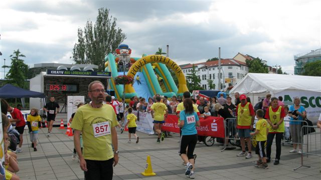../Images/BenefizlaufMerseburg2011 (10).jpg